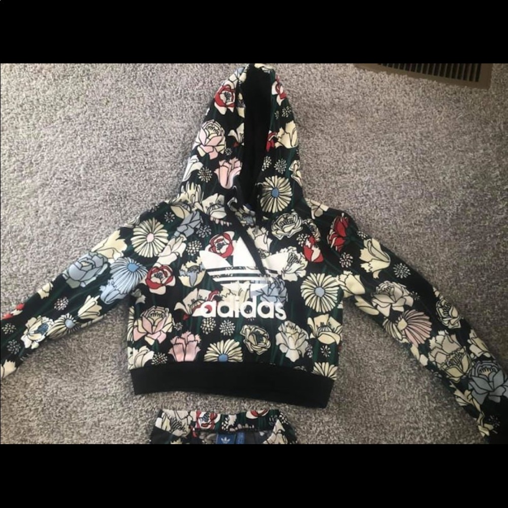Adidas Crop Top hoodie & leggings